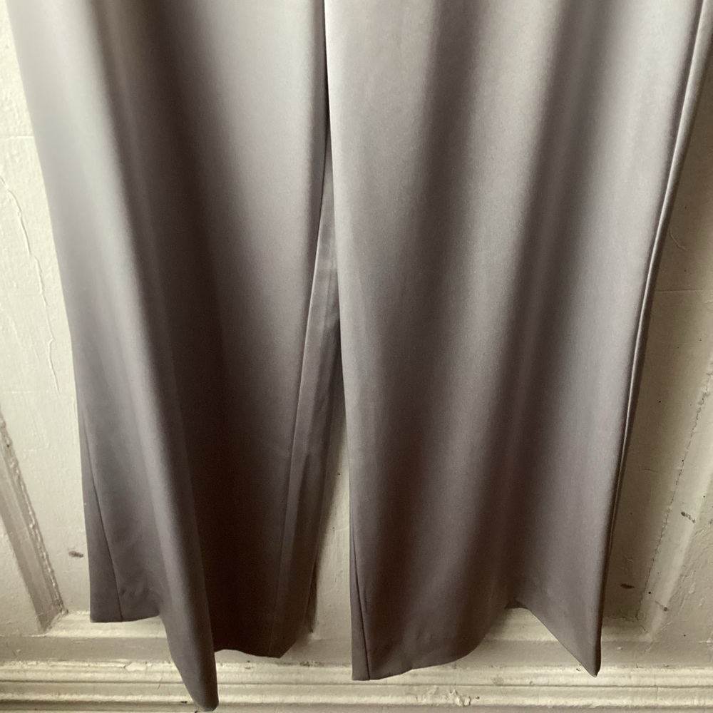 St. John Elegant Gray/Silver Satin Pants - Picture 3 of 12